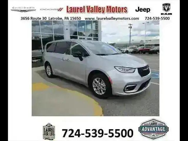 2024 Chrysler Pacifica Touring-L