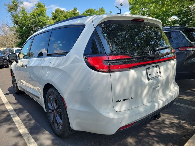 2024 Chrysler Pacifica Touring-L