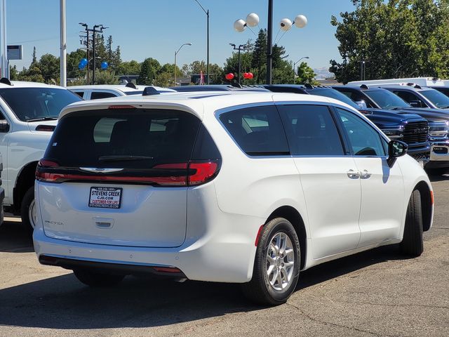 2024 Chrysler Pacifica Touring-L