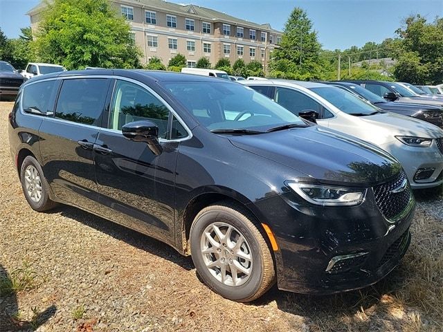 2024 Chrysler Pacifica Touring-L