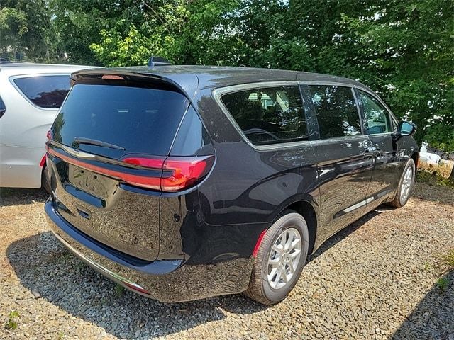 2024 Chrysler Pacifica Touring-L