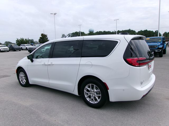 2024 Chrysler Pacifica Touring-L