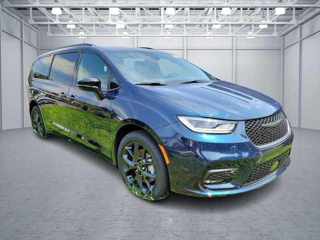 2024 Chrysler Pacifica Touring-L