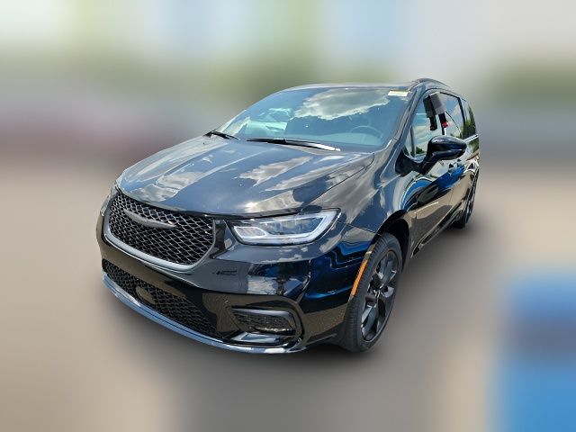 2024 Chrysler Pacifica Touring-L