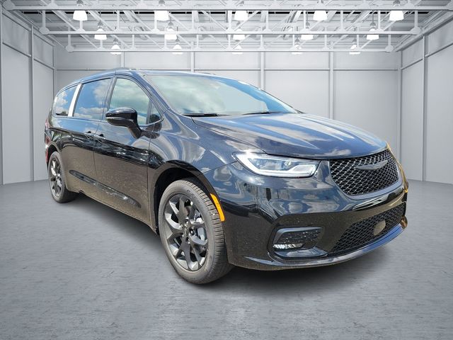 2024 Chrysler Pacifica Touring-L