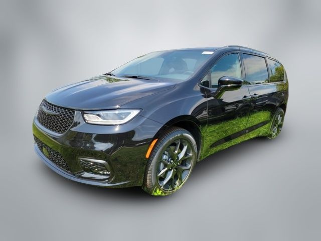 2024 Chrysler Pacifica Touring-L