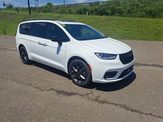 2024 Chrysler Pacifica Touring-L