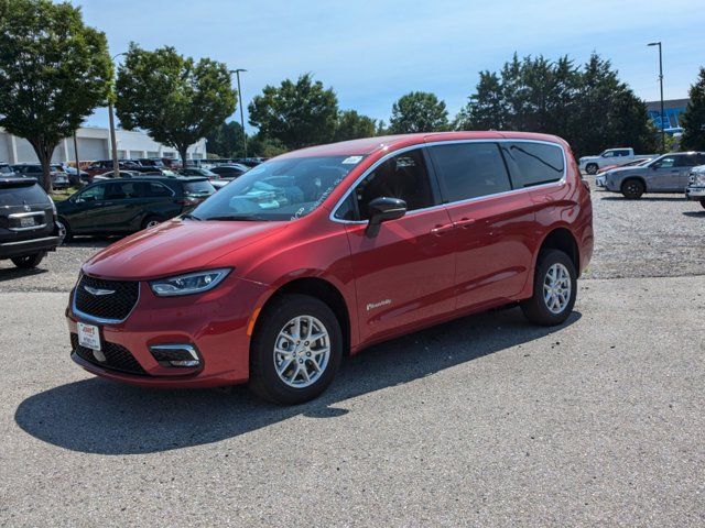 2024 Chrysler Pacifica Touring