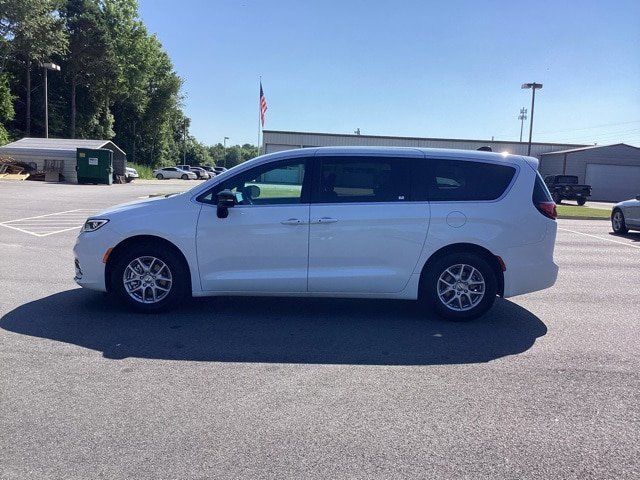 2024 Chrysler Pacifica Touring