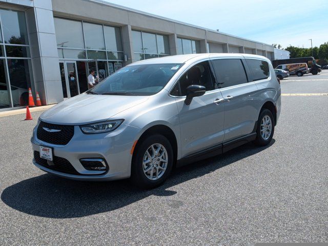 2024 Chrysler Pacifica Touring