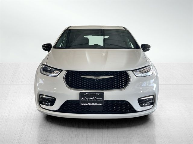 2024 Chrysler Pacifica Touring