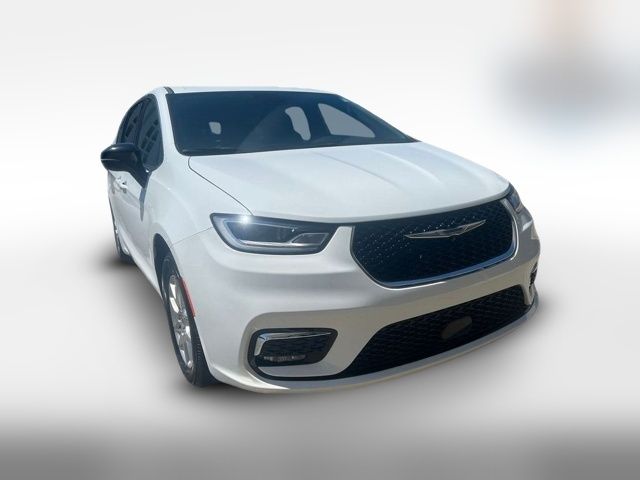 2024 Chrysler Pacifica Touring