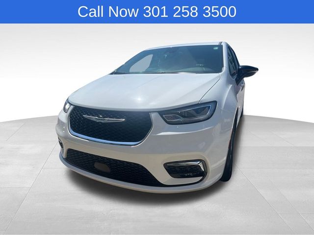 2024 Chrysler Pacifica Touring