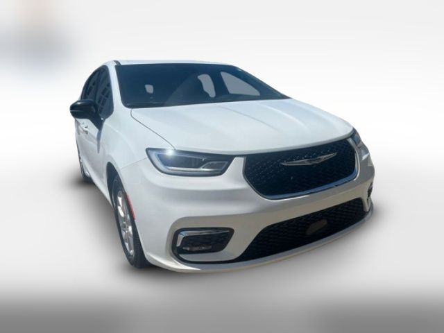 2024 Chrysler Pacifica Touring