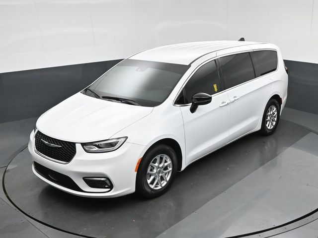 2024 Chrysler Pacifica Touring