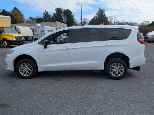 2024 Chrysler Pacifica Touring