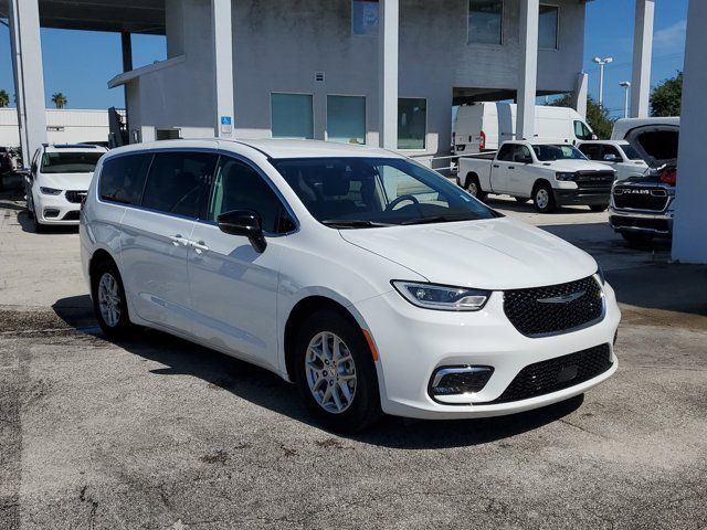 2024 Chrysler Pacifica Touring-L