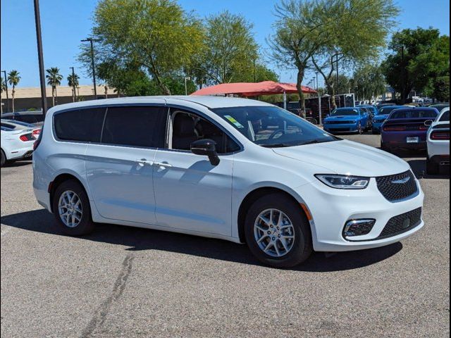 2024 Chrysler Pacifica Touring-L