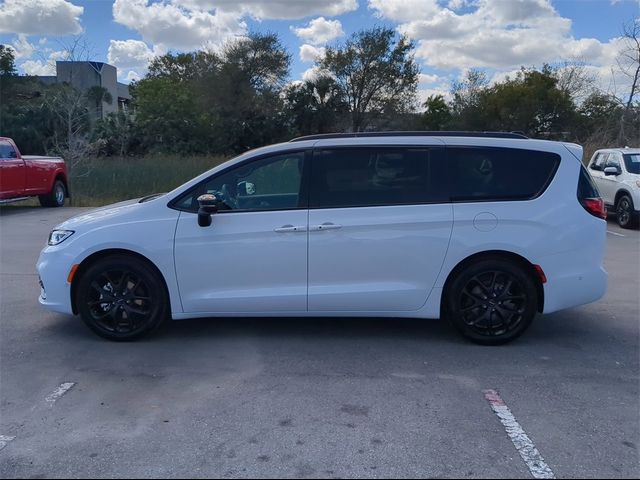 2024 Chrysler Pacifica Touring-L