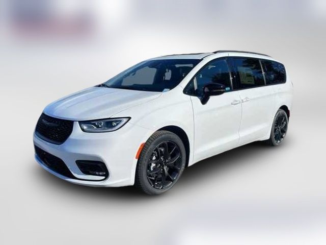 2024 Chrysler Pacifica Touring-L