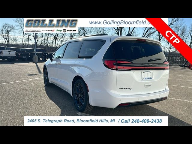 2024 Chrysler Pacifica Touring-L