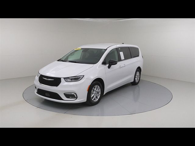 2024 Chrysler Pacifica Touring-L