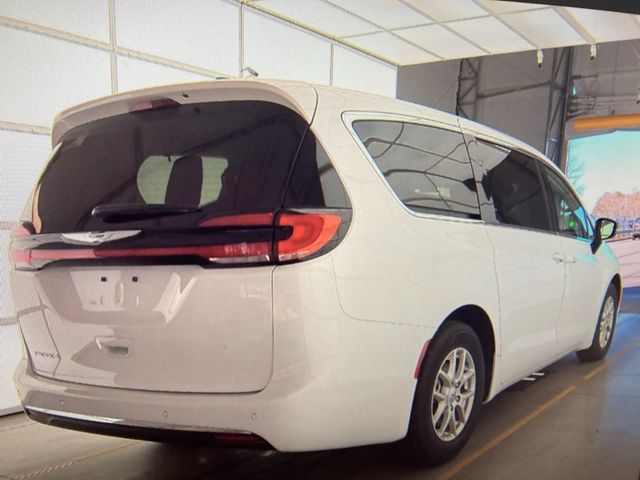 2024 Chrysler Pacifica Touring-L