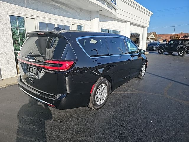 2024 Chrysler Pacifica Touring-L