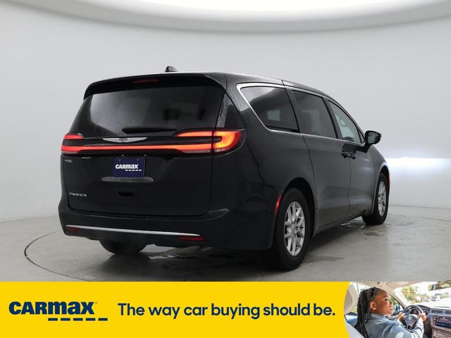 2024 Chrysler Pacifica Touring-L