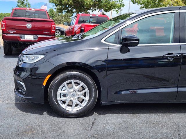 2024 Chrysler Pacifica Touring-L