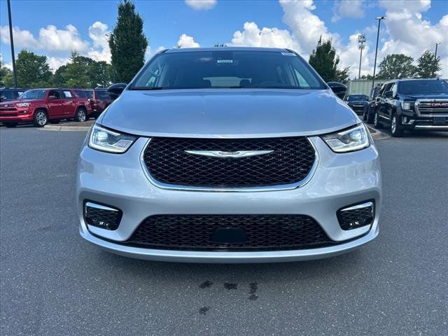 2024 Chrysler Pacifica Touring-L