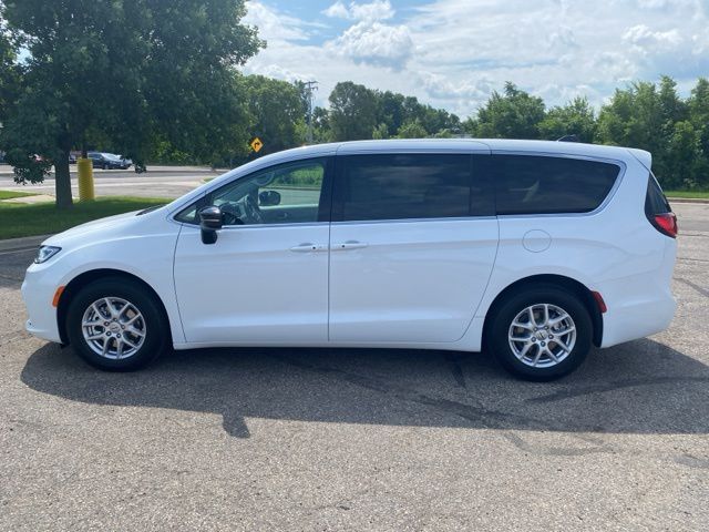 2024 Chrysler Pacifica Touring-L