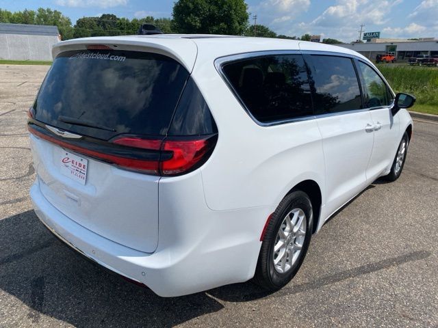 2024 Chrysler Pacifica Touring-L