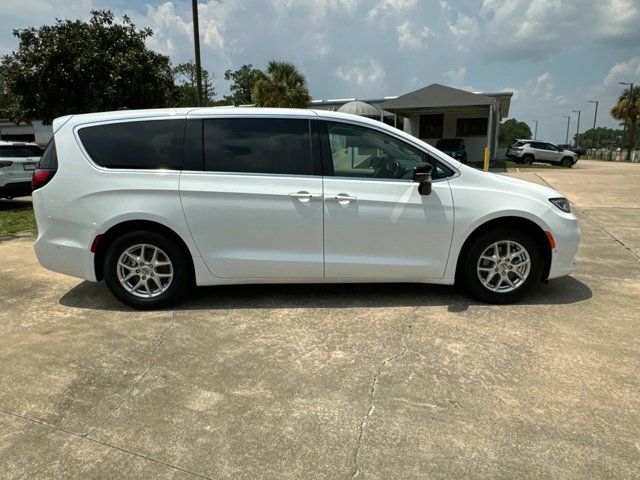 2024 Chrysler Pacifica Touring-L