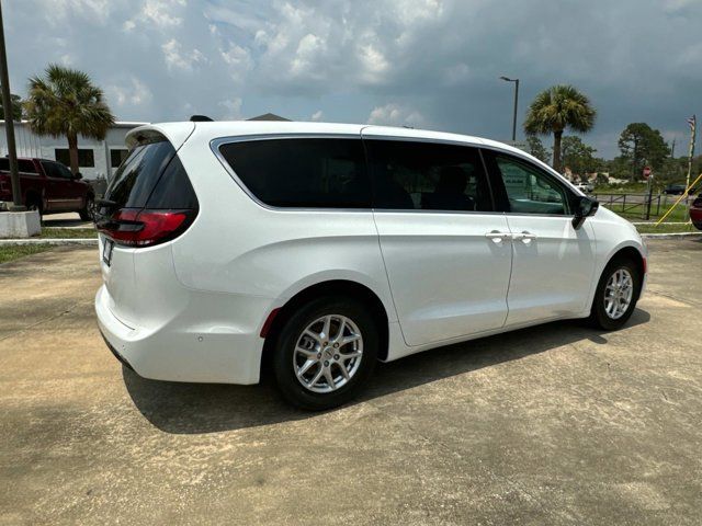 2024 Chrysler Pacifica Touring-L