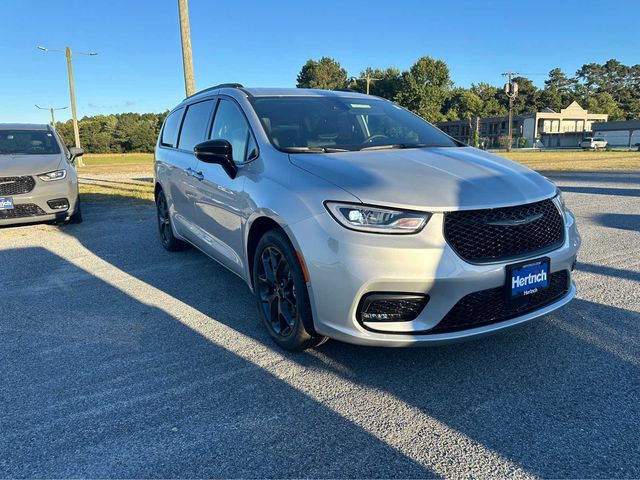 2024 Chrysler Pacifica Touring-L