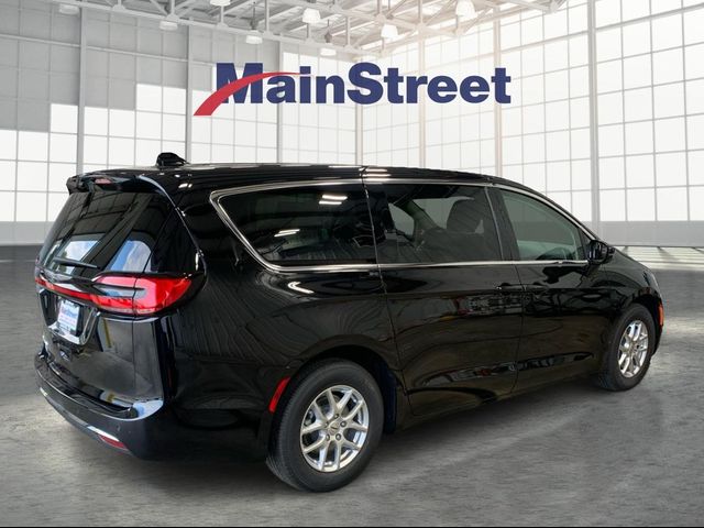 2024 Chrysler Pacifica Touring-L