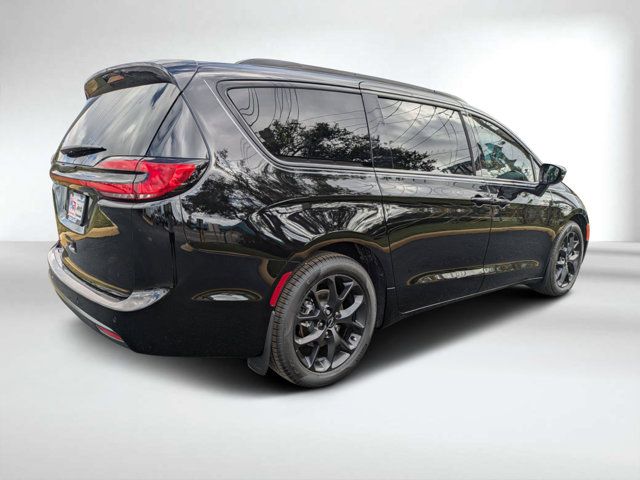 2024 Chrysler Pacifica Touring-L