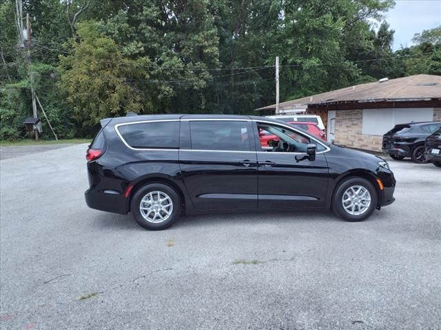 2024 Chrysler Pacifica Touring-L