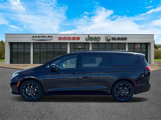 2024 Chrysler Pacifica Touring-L