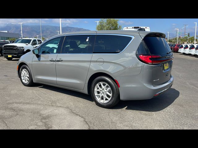 2024 Chrysler Pacifica Touring-L