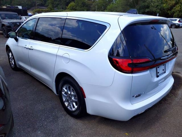 2024 Chrysler Pacifica Touring-L