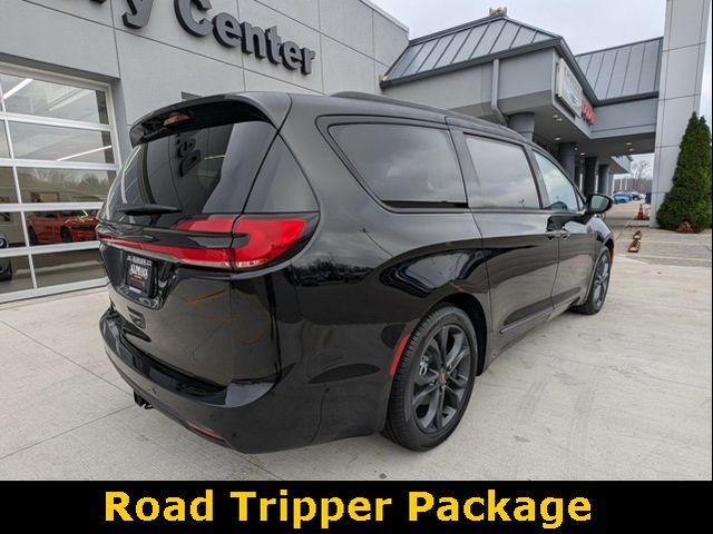 2024 Chrysler Pacifica Touring-L