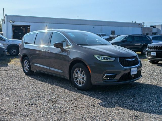 2024 Chrysler Pacifica Touring-L