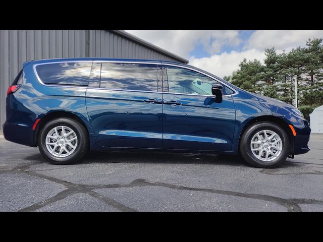 2024 Chrysler Pacifica Touring-L