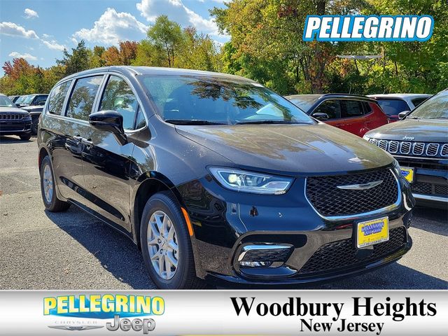 2024 Chrysler Pacifica Touring-L