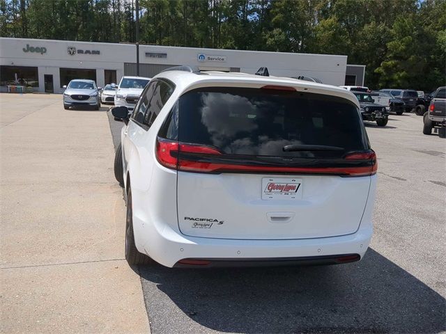 2024 Chrysler Pacifica Touring-L