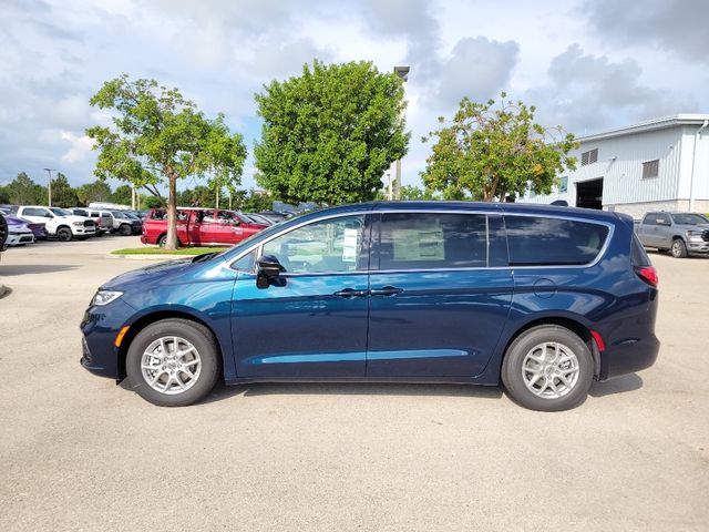 2024 Chrysler Pacifica Touring-L