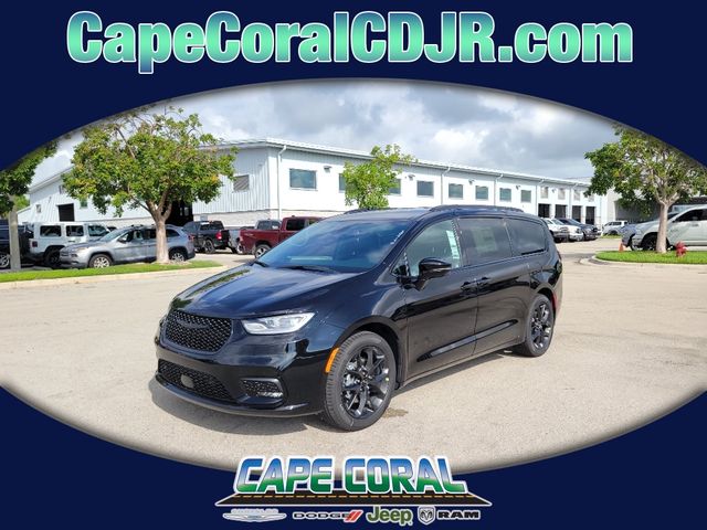 2024 Chrysler Pacifica Touring-L