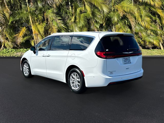 2024 Chrysler Pacifica Touring-L